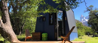 Incredible mini house (tiny house) at the foot of the mountain, ecologically sustainable