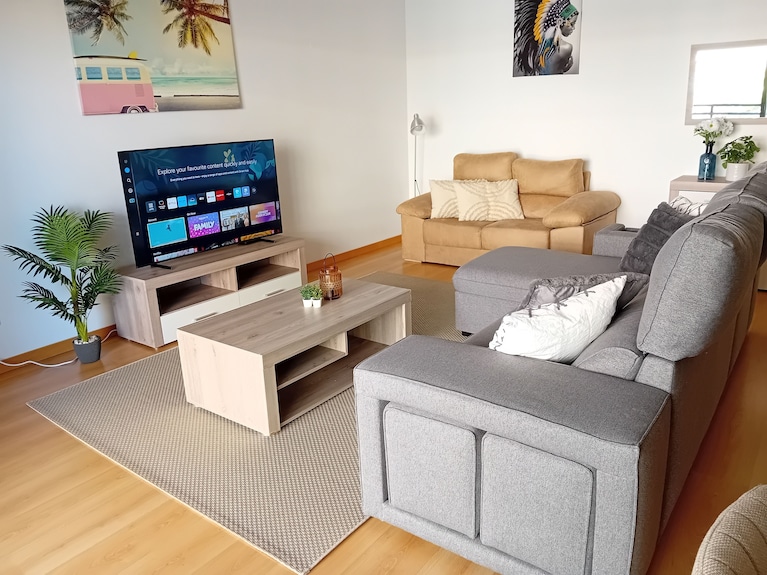 Spacious And Welcoming Modern Apartment. - Olhão