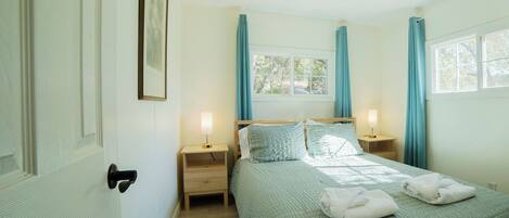 2 bedrooms, desk, iron/ironing board, free WiFi