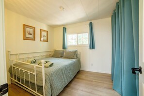 2 室のベッドルーム、デスク、アイロン / アイロン台、WiFi (無料)