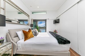 2 bedrooms, desk, iron/ironing board, WiFi - Penthouse Crown Jewel (Auckland)