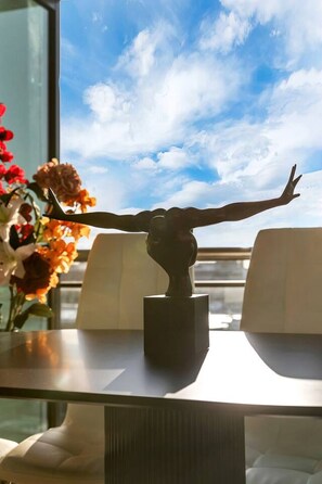 Dining - Penthouse Crown Jewel (Auckland)