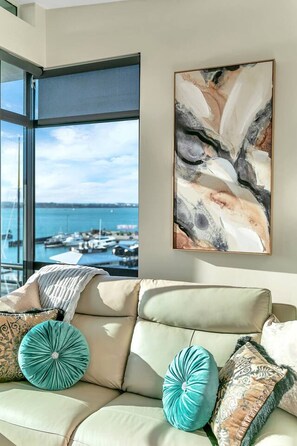 Unclassified image, 4 of 32, button - Penthouse Crown Jewel (Auckland)