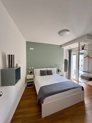 Superior Triple Room, Balcony | Desk, soundproofing, free WiFi - Near Vatican Guest House Irnerio47  (Rome)