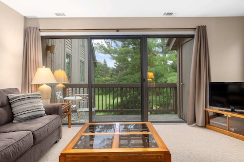 Grand Traverse Resort 2 bedroom - 5 beds/2bath condo with Golf Course View