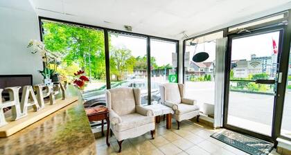 6032 Persepolis Inn