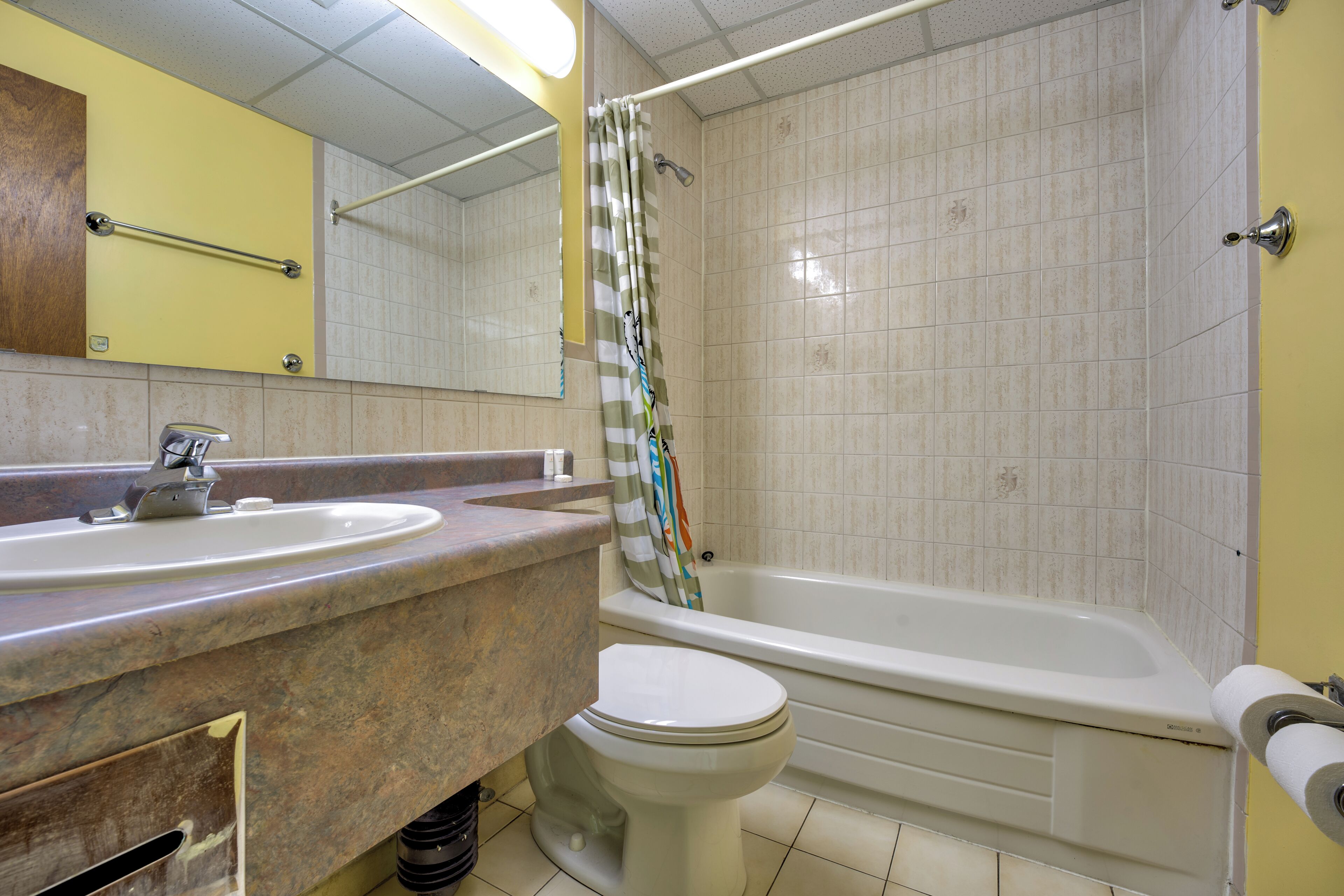 Honeymoon Room | Bathroom