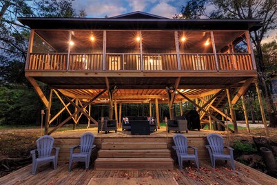 BRAND NEW - Peaceful Waterfront  -  5 Minutes From Caddo State Park!