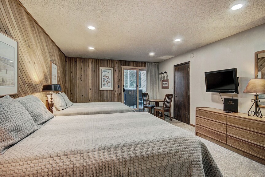 Perfect Ski In/ski Out Hotel Room. Cm117h Parking Offsite, $20 A Night - Copper Mountain, CO
