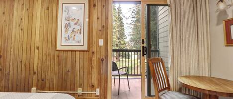 1 室のベッドルーム、WiFi (無料)、ベッドシーツ