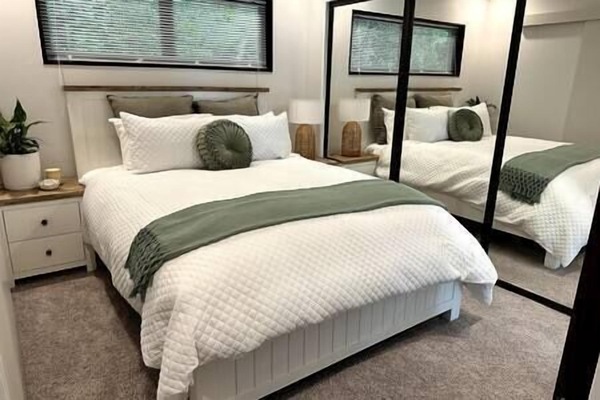 King size bed
