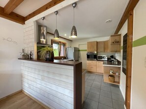 Fridge, microwave, stovetop, dishwasher - BIENA - GARINDEIN - Gîte (GARINDEIN)