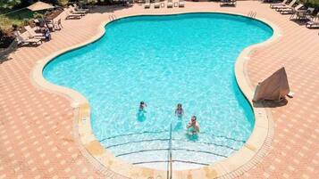 Indoor pool, outdoor pool