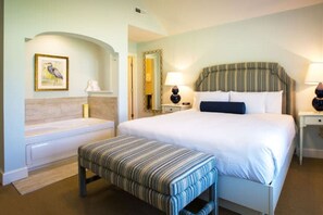 3 bedrooms, desk, iron/ironing board, travel cot