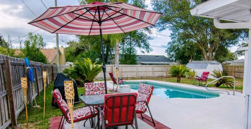 Charming 2-bedroom house with AC, WiFi in lovely Deltona