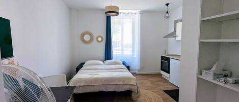 Bügeleisen/Bügelbrett, WLAN, Bettwäsche