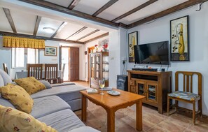 Een smart-tv en een open haard