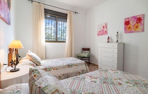5 habitaciones, cuna de viaje, wifi gratis y ropa de cama 