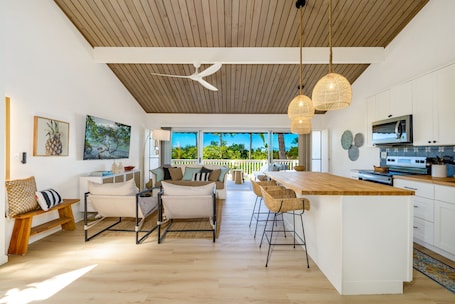Interior. NEW!! Charming 1 bedroom bungalow in amazing Kailua-Kona