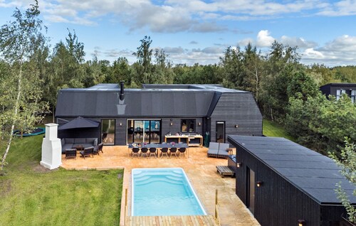 Lovely home in Væggerløse with sauna