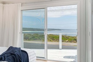 4 bedrooms, free WiFi, bed sheets