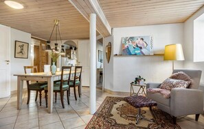Smart TV - Awesome home in Randers SV with WiFi (Randers SV)
