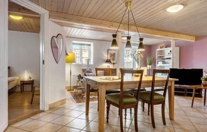 Interior - Awesome home in Randers SV with WiFi (Randers SV)