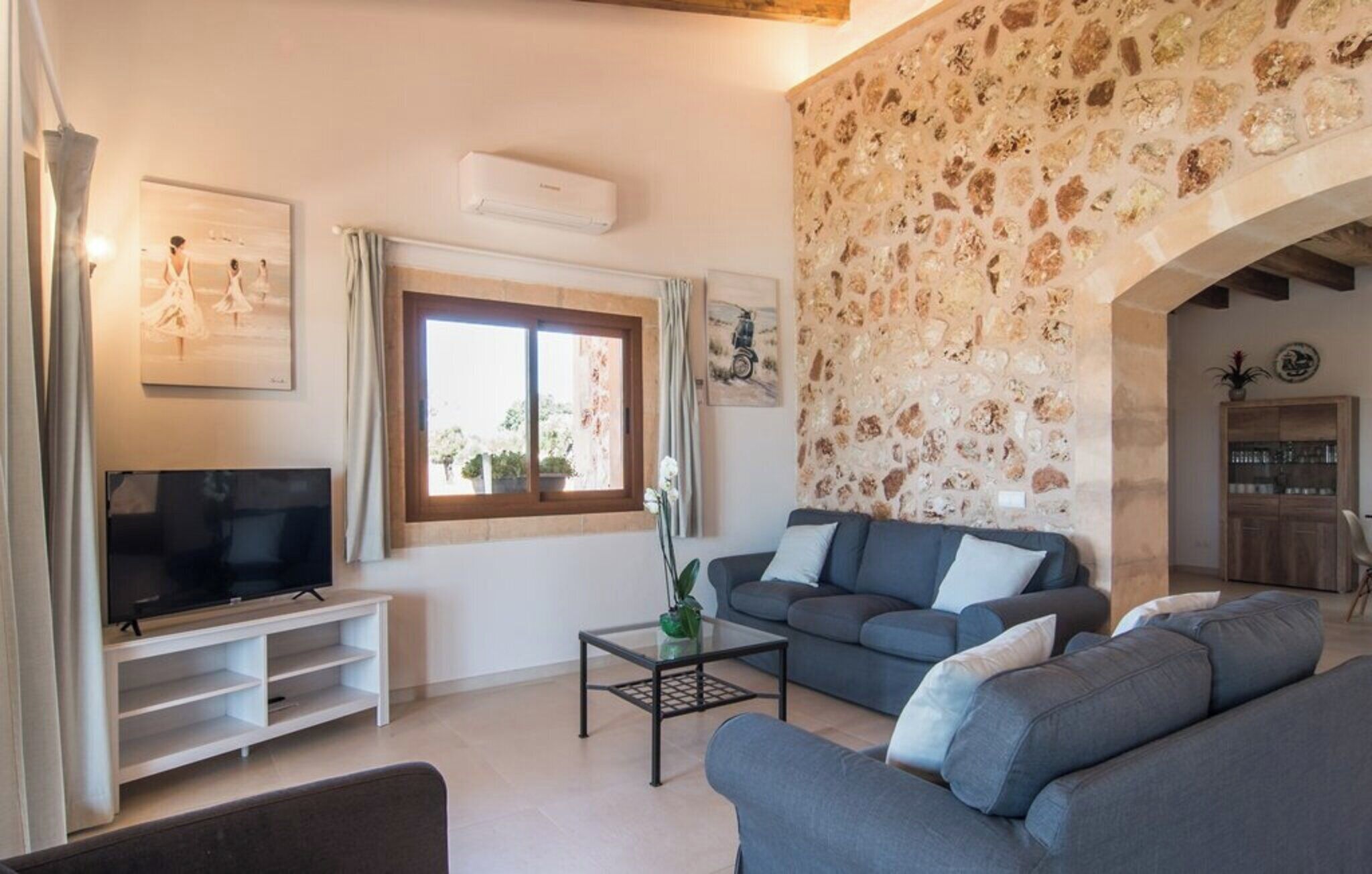 Télévision, cheminée