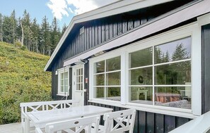 Outdoor dining - 4 bedroom cozy home in Bø i Telemark (Bø i Telemark)