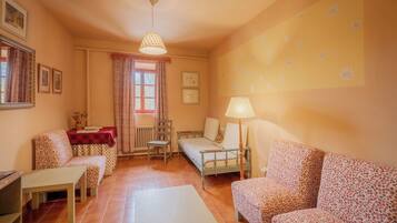 Télévision, cheminée