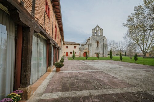 Country House 'La Era 2' with Mountain View, Private Garden and Wi-Fi