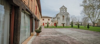 Country House 'La Era 2' with Mountain View, Private Garden and Wi-Fi