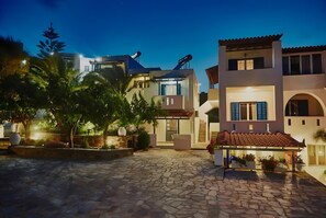 Exterior - Studio Apartment 'Irene 12 Deluxe Double  3' with Sea View, Wi-Fi and Air Conditioning (Andros)