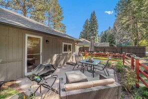 屋外ダイニングエリア