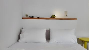1 dormitorio, tabla de planchar con plancha, wifi gratis y ropa de cama