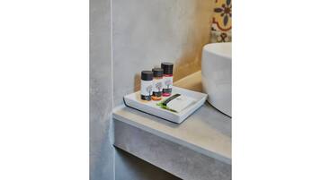 Doccia, asciugacapelli, asciugamani