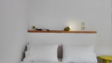 1 dormitorio, tabla de planchar con plancha, wifi gratis y ropa de cama