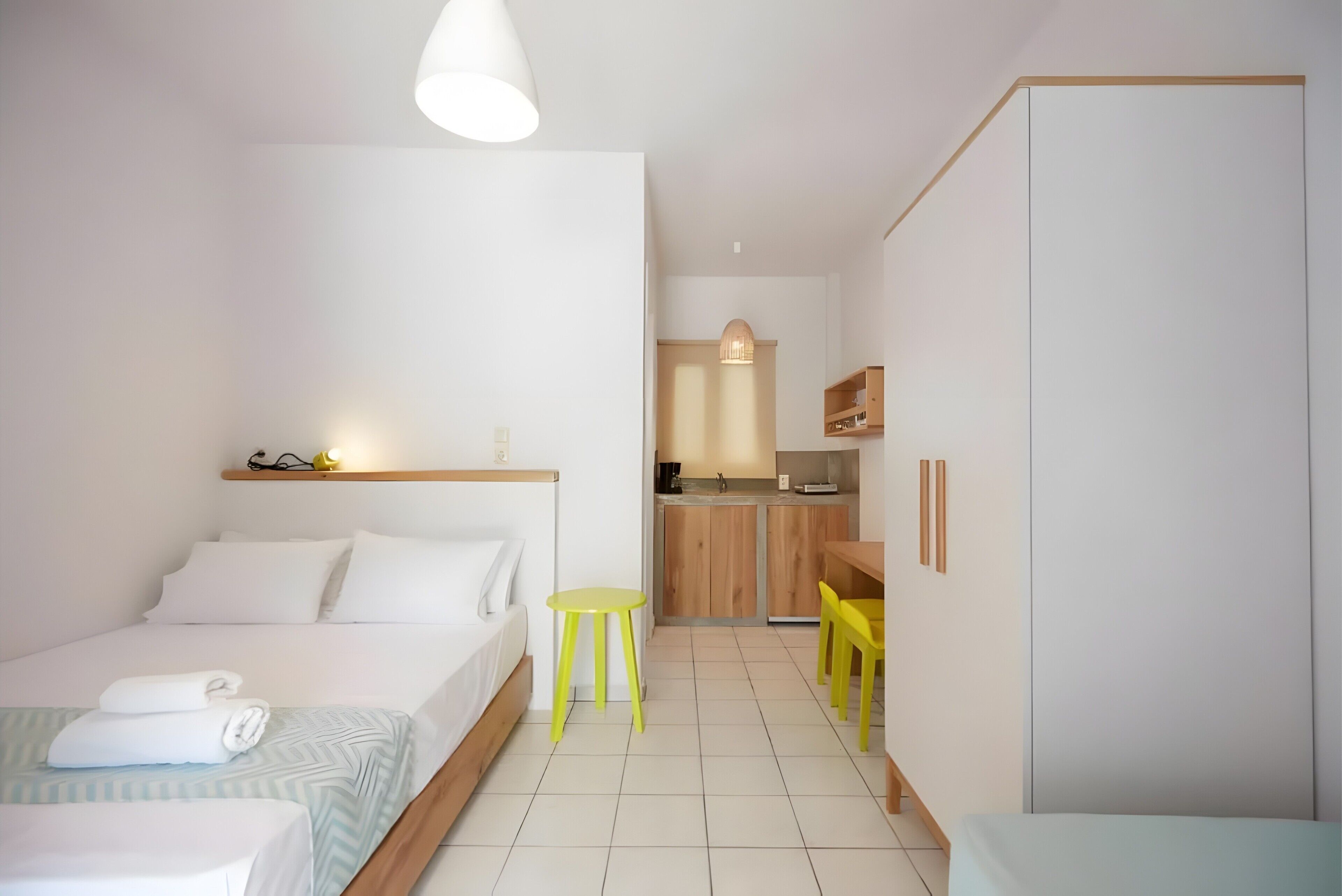 1 habitación, tabla de planchar con plancha, wifi gratis y ropa de cama 