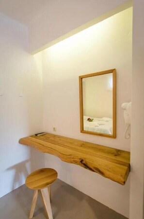 1 chambre, fer et planche à repasser, Wi-Fi gratuit, draps fournis