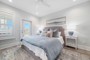 4 slaapkamers, een strijkplank/strijkijzer, gratis wifi, beddengoed