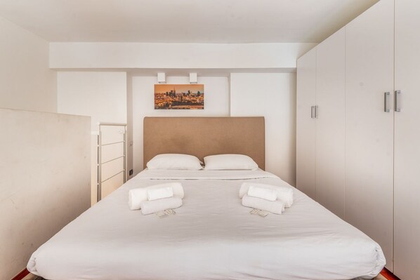 1 bedroom, iron/ironing board, travel cot, WiFi