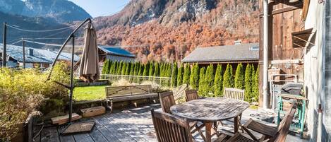 屋外ダイニングエリア