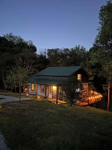 Seclusion _ Hot Tub _ EV Charger _ Dog Friendly