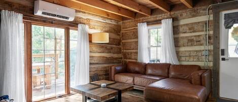 Télévision, jeux vidéo, lecteur de DVD, livres