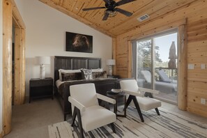 4 bedrooms, desk, free WiFi, bed sheets - Eagles Peak Lodge. Hot tub. Walk to the Slopes. Home theater & Game Room. EV Charging. Views (Big Bear Lake)