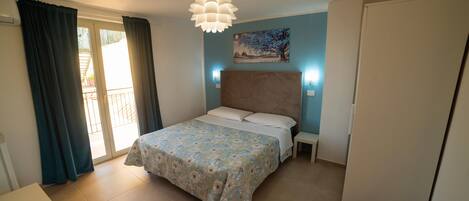 1 室のベッドルーム、WiFi (無料)、ベッドシーツ