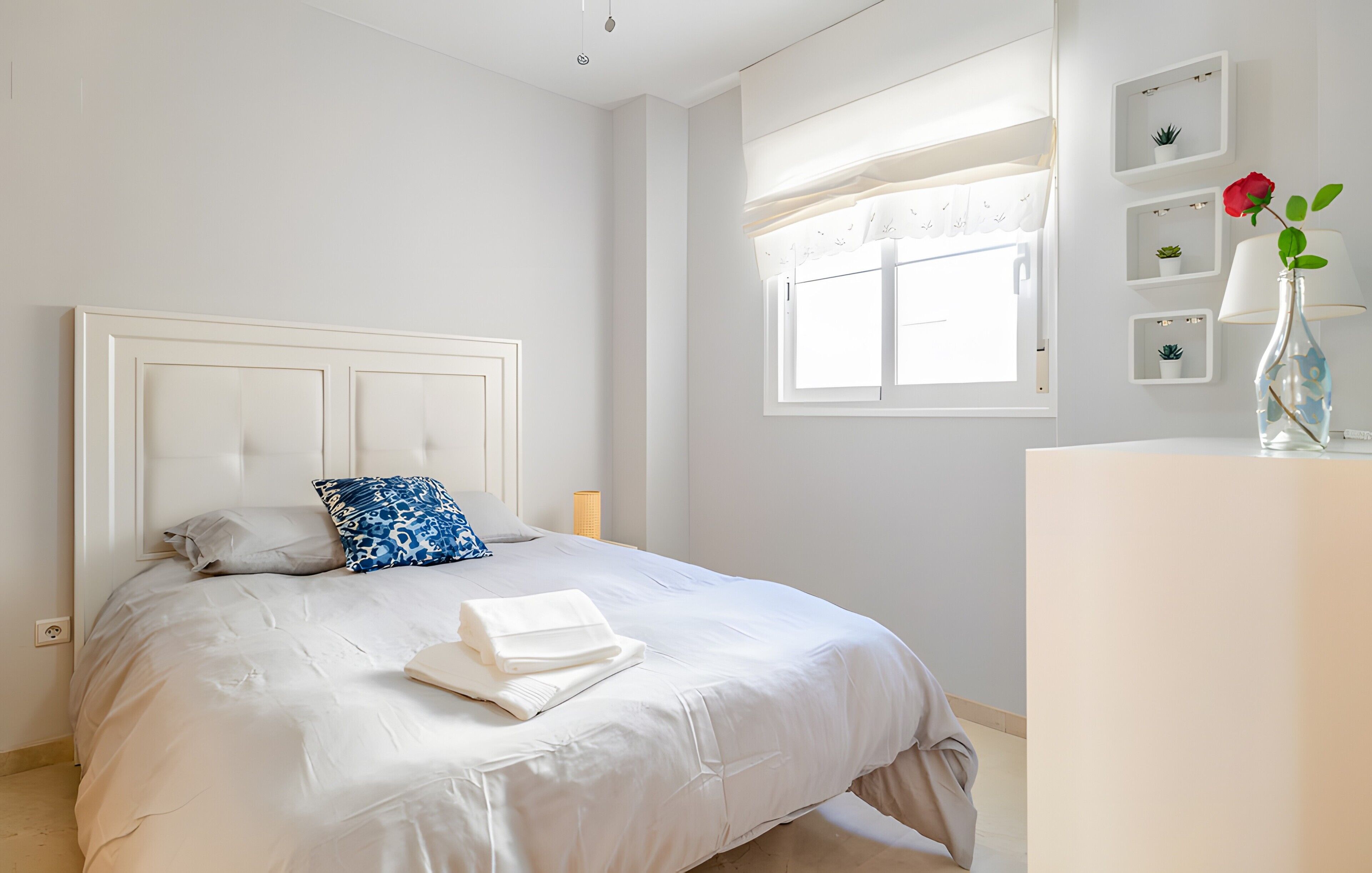 2 slaapkamers, een strijkplank/strijkijzer, gratis wifi, beddengoed