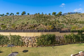 Property grounds - Benalmádena-Arenal Golf Apartment with Shared Pool, Wi-Fi, and Air Conditioning (Benalmádena)