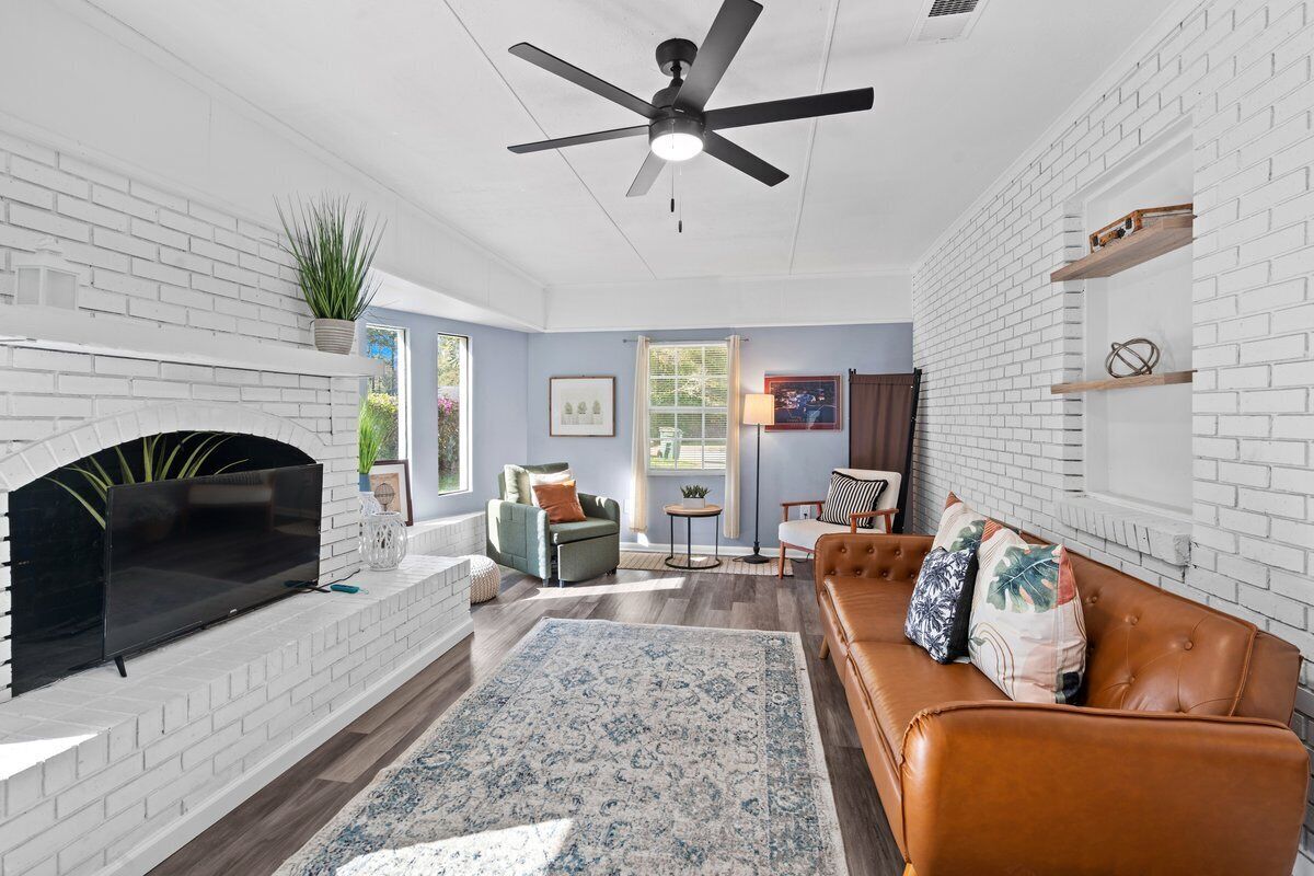 Smart TV, fireplace, books