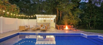 Affordable Luxury Resort Home with an In-Ground Heated Pool & Hot Tub. Sleeps 10